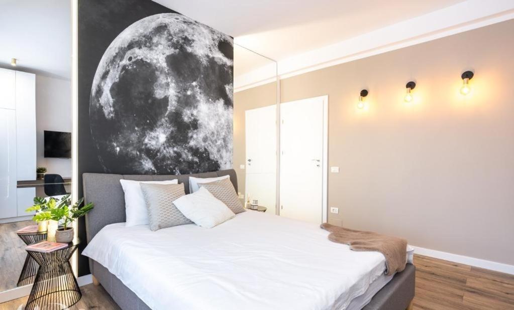 בוקרשט Majestic Apartament With View In Magheru מראה חיצוני תמונה