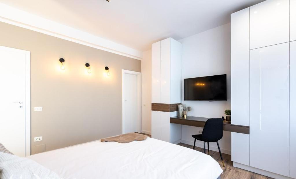 בוקרשט Majestic Apartament With View In Magheru מראה חיצוני תמונה