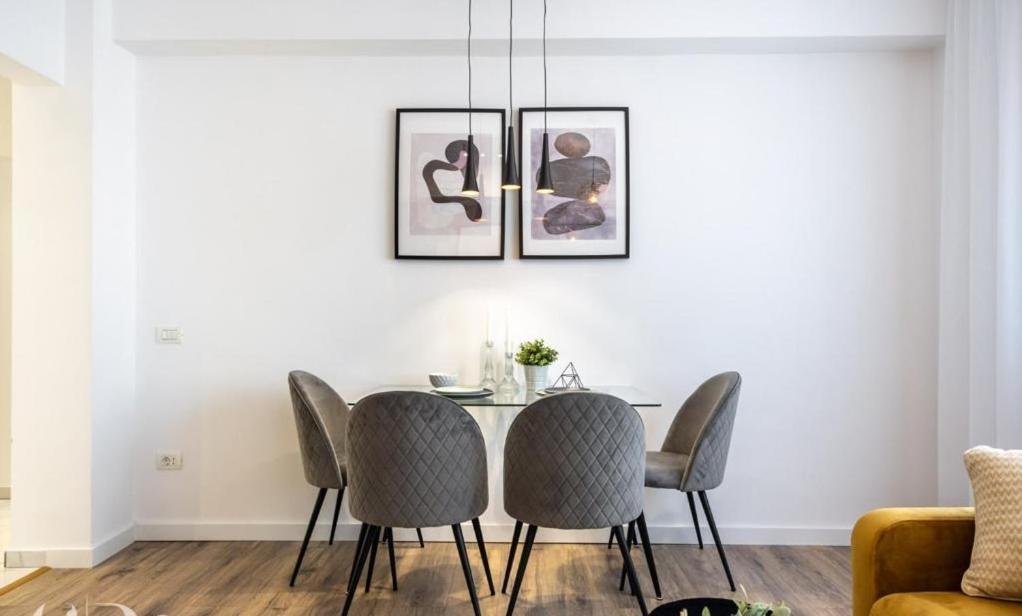 בוקרשט Majestic Apartament With View In Magheru מראה חיצוני תמונה
