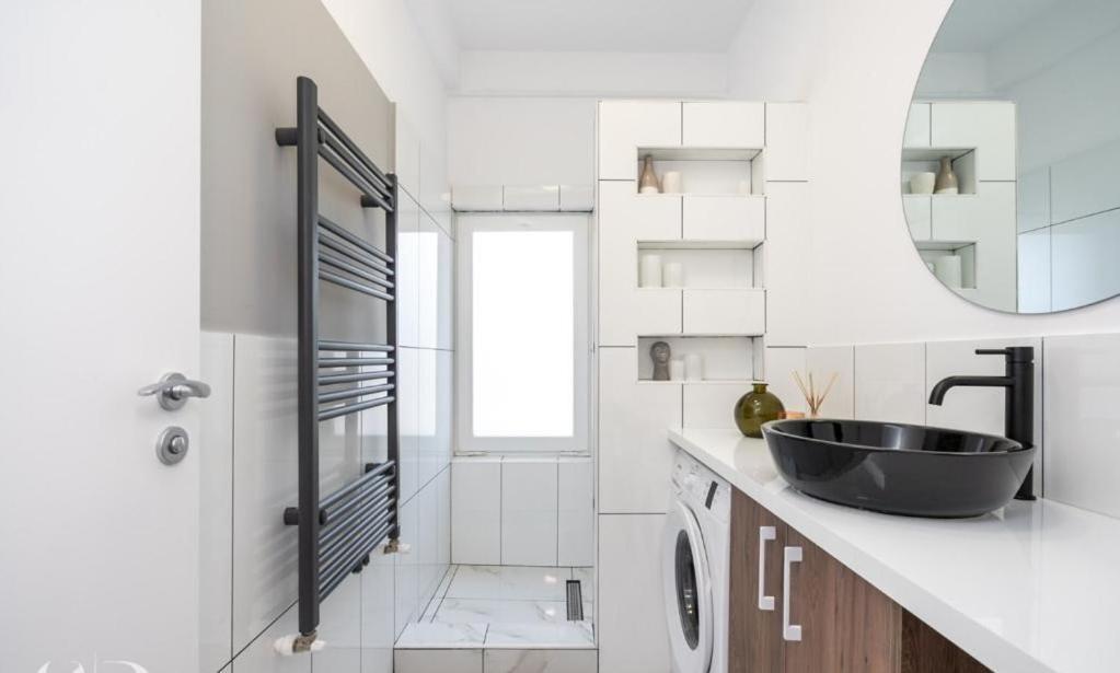 בוקרשט Majestic Apartament With View In Magheru מראה חיצוני תמונה